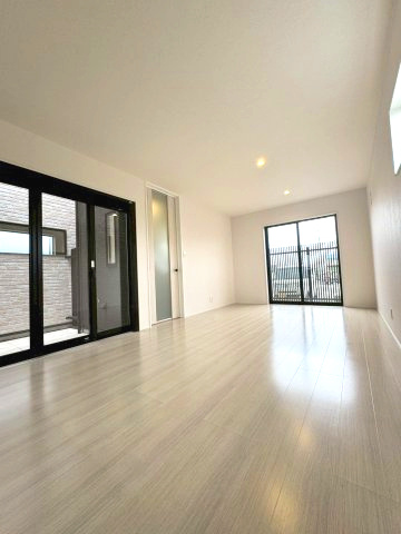 パティオ根来の居間・リビング