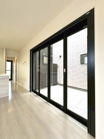 パティオ根来の居間・リビング