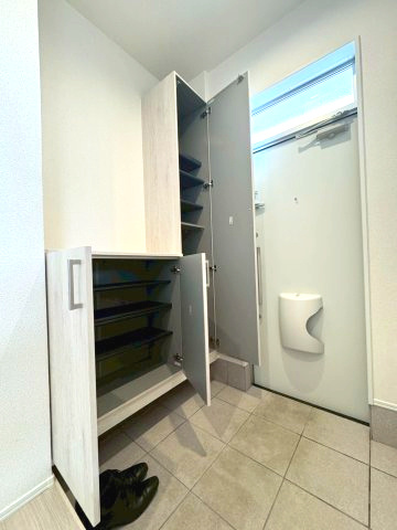 パティオ根来の玄関