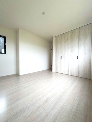 パティオ根来の洋室