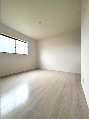 パティオ根来の洋室