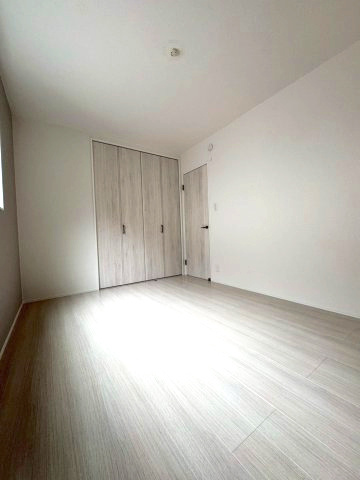 パティオ根来の洋室