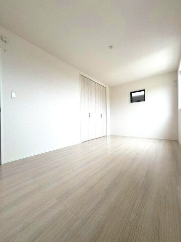 パティオ根来の洋室