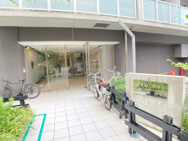 ルクレ新町レジデンスのエントランス