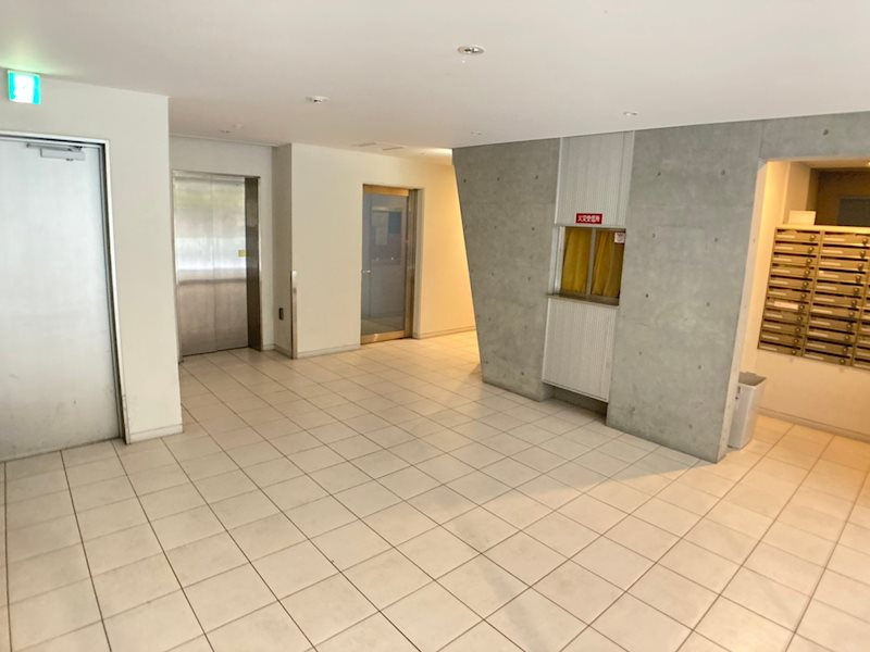 ルクレ新町レジデンスのロビー