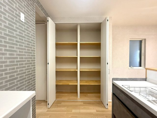 高知市秦南町2丁目　新築住宅　3LDKの収納|食材や日用品をすっきり収納。忙しい毎日も片づけ上手に。