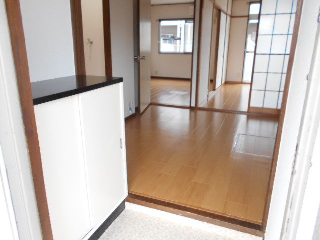 レジデンス伏見１の玄関