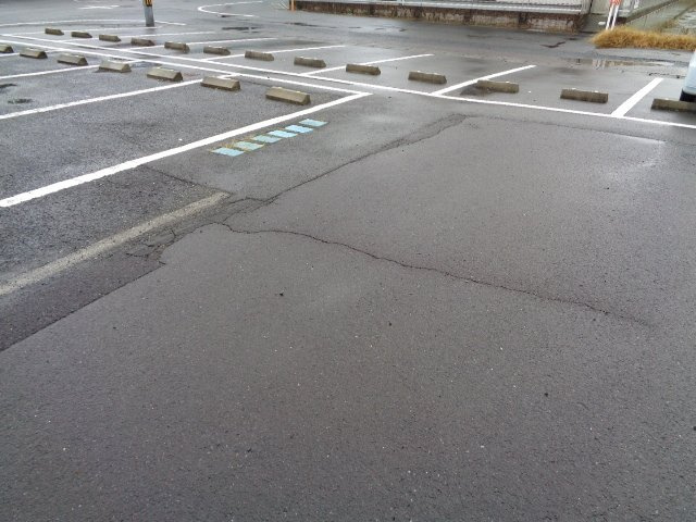 レジデンス伏見１の駐車場