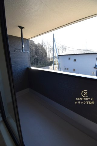 リーブルガーデン  水戸内原町　第12　2のバルコニー|日当たり良好なバルコニーです。気分転換に出るだけでも、晴れた日にお洗濯物やお布団を一気に干すのも気持ちがいい♪