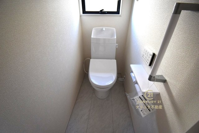 リーブルガーデン  水戸内原町　第12　2のトイレ|１階と２階、２ヶ所に清潔なトイレ。
毎日使う空間と機能だから、いつまでも清潔なスペースであってほしいのがトイレです。