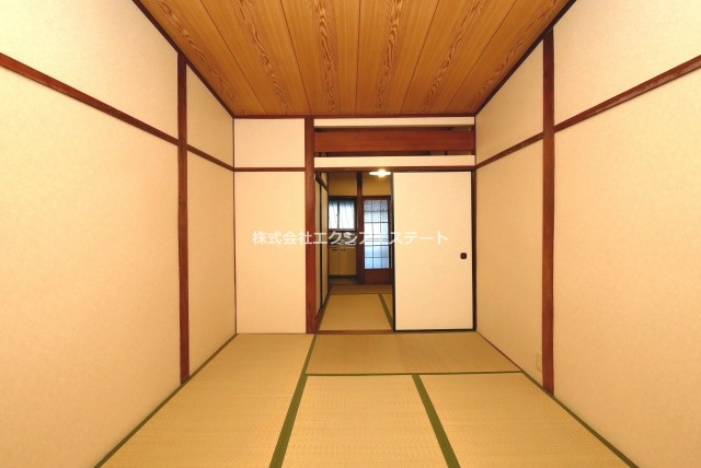 鞆文化の内装