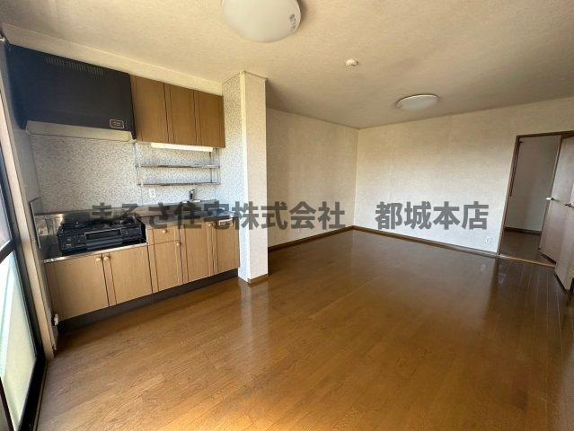 セジュールウエストの居間・リビング|B202の写真です