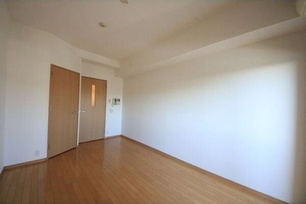 ベルファース川原通の居間・リビング