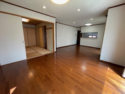 【居間・リビング】 | さつき台二丁目16番18号（C-18）