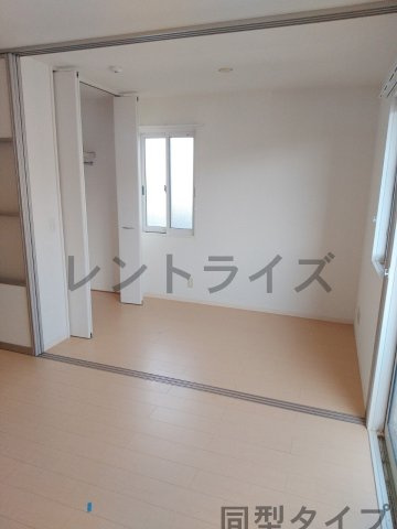 ファミール南山 Ｂの居間・リビング