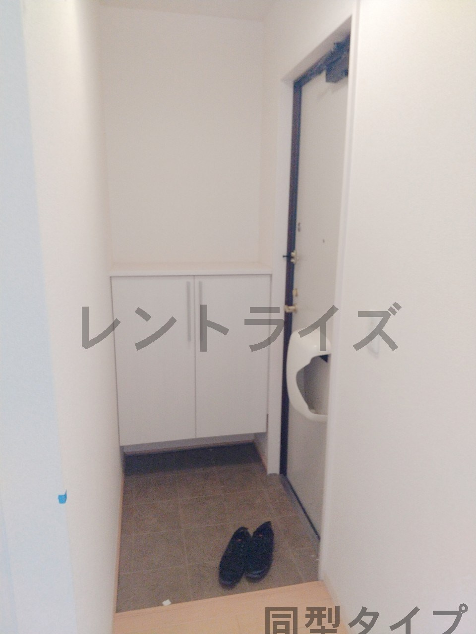 ファミール南山 Ｂの玄関