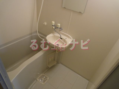 【洗面所】 | グレーコート大橋 | きれいな洋室です