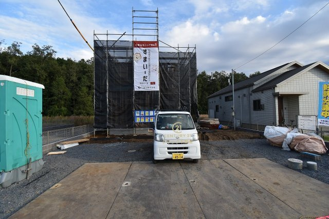 リーブルガーデン  水戸内原町　第12　3の前面道路含む現地写真|12月完成予定です。同メーカー完成物件の内覧、気になる他の物件と合わせての現地ご案内も可能です。HPから、またお電話でも、お気軽にお問い合わせください。