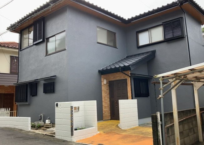 【外観】 | 住宅用の土地では前面道路に2m以上接していなければならないと法律で定められています。しかし、お持ちの車のサイズやライフスタイルなどにより、2mでは利便が悪い場合もございますので、事前に確認しましょう。