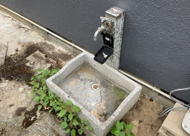【設備】 | 敷地内に散水栓や立水栓があると便利です。水道水を直接利用できるため、水を運ぶ手間を省くことが出来ます。大量の水を必要とする洗車作業や清掃などに役立ちます。その他設備とあわせて、現地でご確認ください。