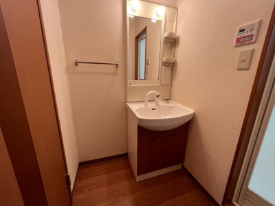 【洗面所】 | カラード・リーブス | 洗髪洗面化粧台