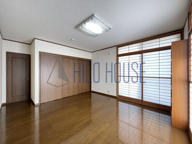 鶴舞4丁目戸建貸家の寝室