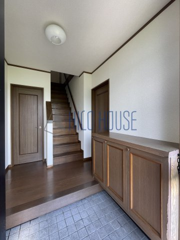 鶴舞4丁目戸建貸家の玄関