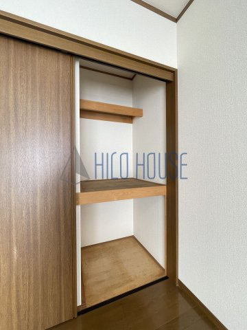 鶴舞4丁目戸建貸家の収納