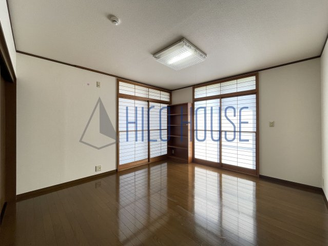 鶴舞4丁目戸建貸家の寝室