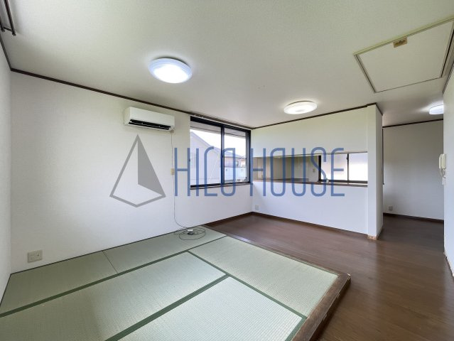 鶴舞4丁目戸建貸家の居間・リビング