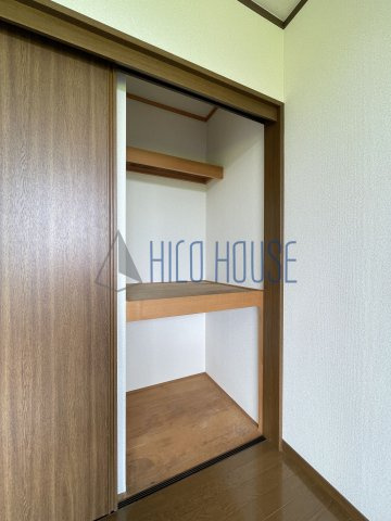 鶴舞4丁目戸建貸家の収納