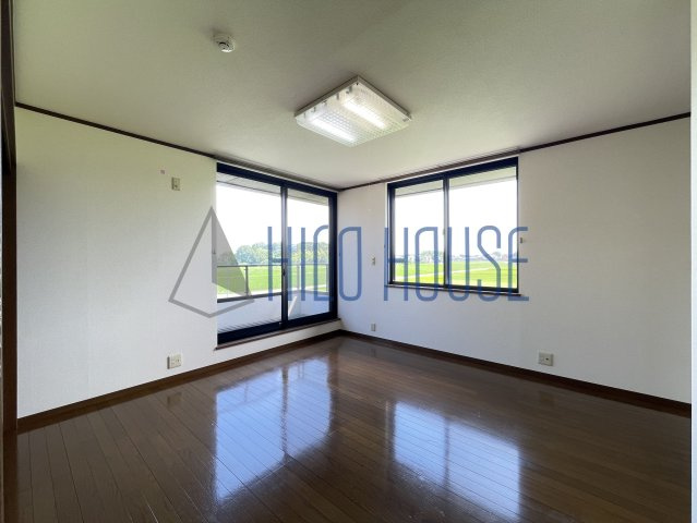 鶴舞4丁目戸建貸家の寝室