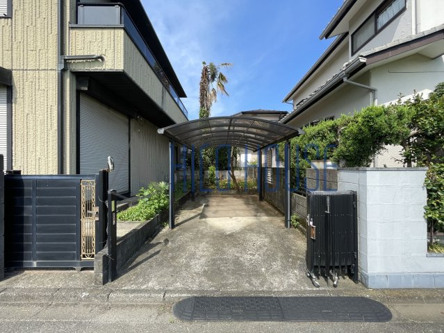 鶴舞4丁目戸建貸家の駐車場