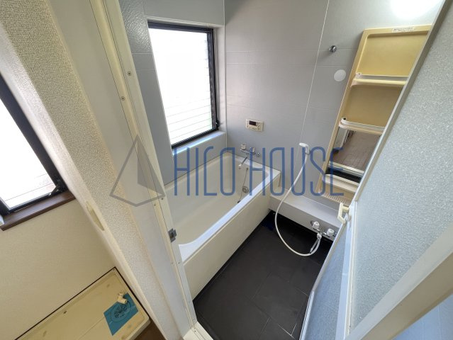 鶴舞4丁目戸建貸家の浴室