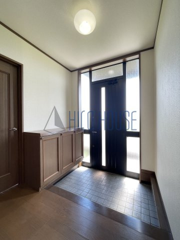 鶴舞4丁目戸建貸家の玄関