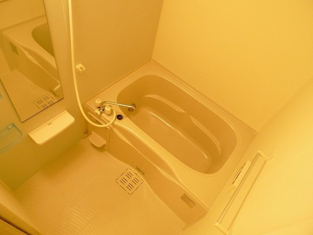 【浴室】 | フォンテーヌⅧ | ゆったり過ごせるお風呂です