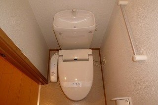 【トイレ】 | フォンテーヌⅧ | ゆったりとした空間のトイレです