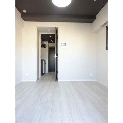 【寝室】 | Le'a横濱アヴニール | 木目調フローリングでおしゃれな洋室♪