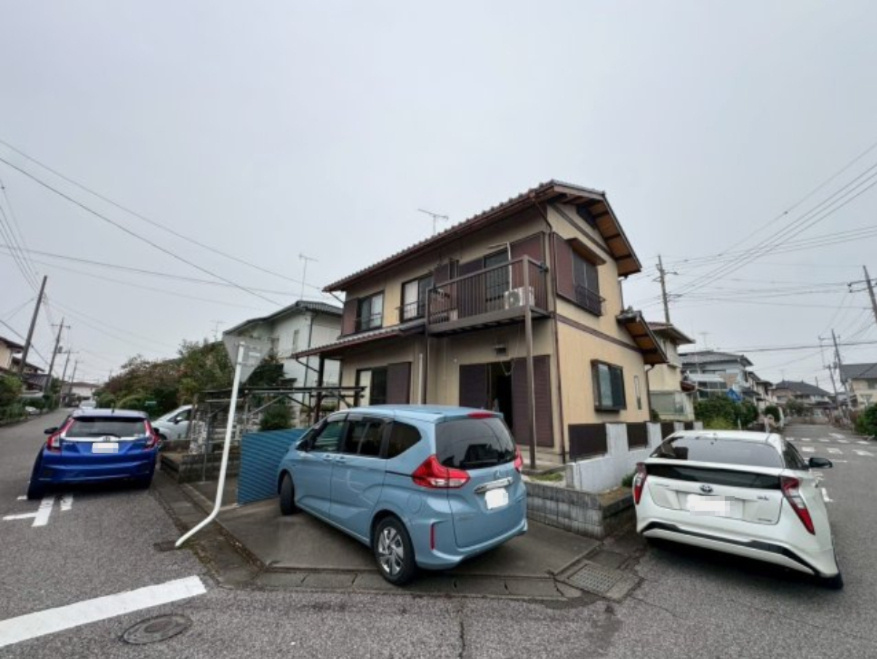 －三丁目不動産-熊谷市弥藤吾の前面道路含む現地写真
