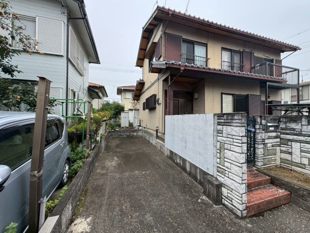 －三丁目不動産-熊谷市弥藤吾の駐車場