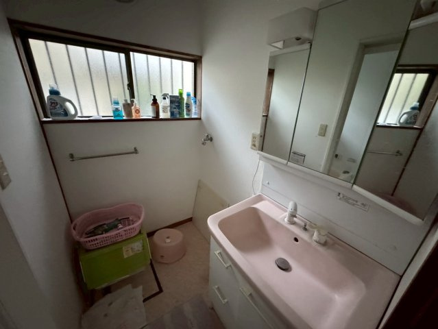 －三丁目不動産-熊谷市弥藤吾の独立洗面台