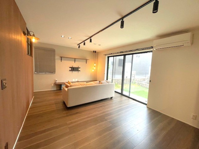 【居間・リビング】 | 吉志新町一丁目6番2号（C-32）