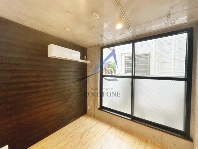 COCO　SQUARE　AYASEの居間・リビング|洋室のお部屋です。