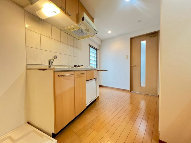 エステムコート新神戸エリタージュの居間・リビング