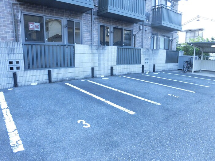 ルーチェの駐車場