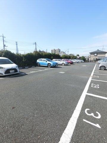 リビングタウン稲毛の杜Dの駐車場