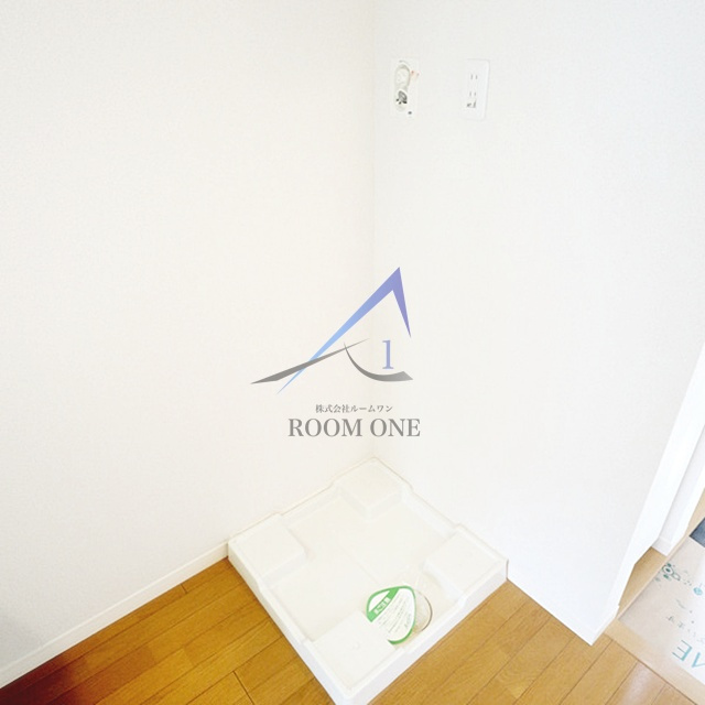 シャルム旗の台の設備|洗濯機置き場です。