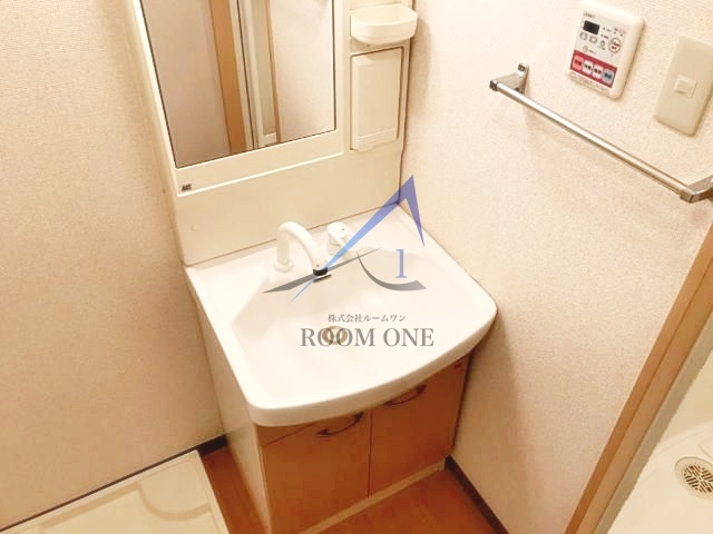 パピエの洗面所|独立洗面台です。