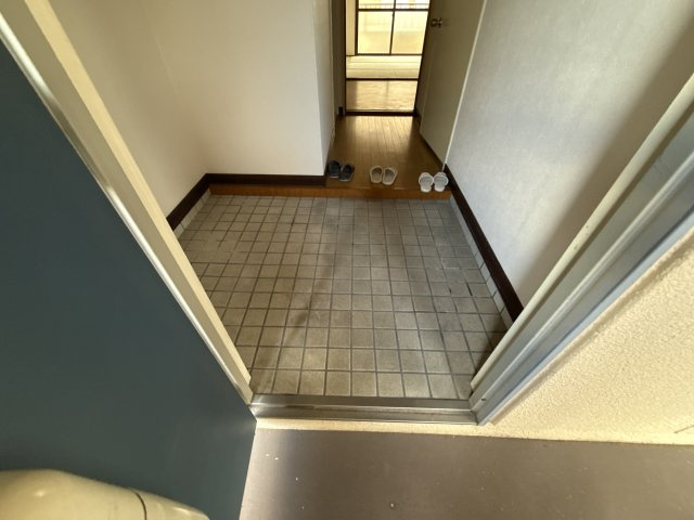 メゾン大半田の玄関