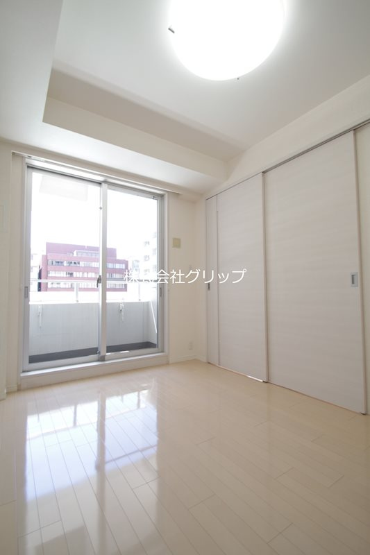 ルネ・ブランシュ横浜海岸通りの洋室